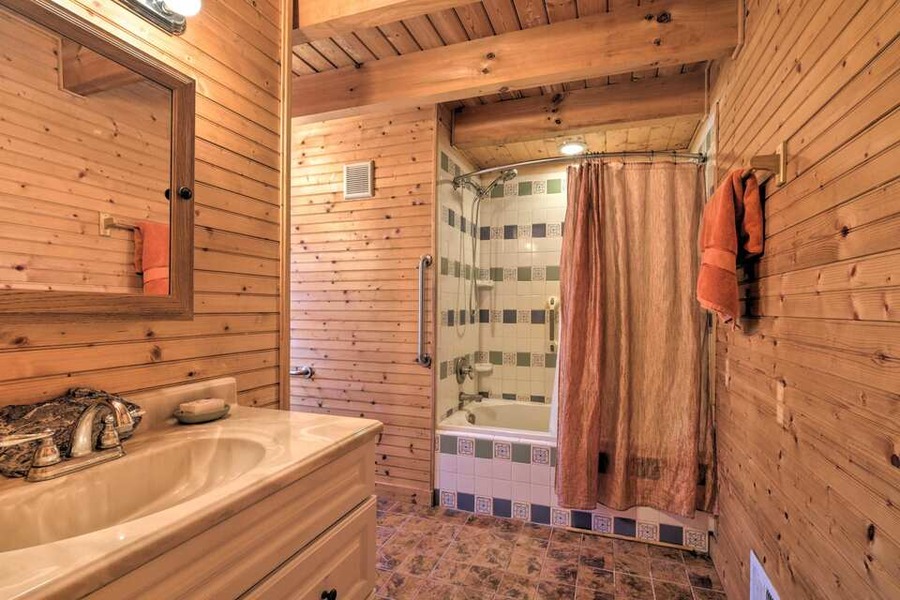 Luray vacation homes with free parking